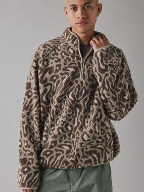 UO BDG Leopard 100% Polyester Printed Fleece Quarter Zip Sweatshirt men M